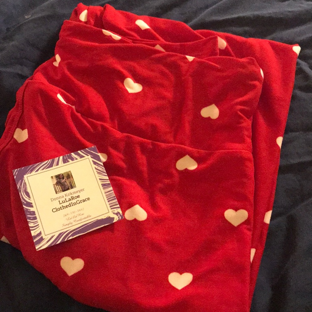 Lularoe valentine hearts leggings